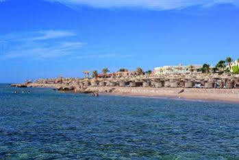 Charmillion Gardens Aquapark منتجع