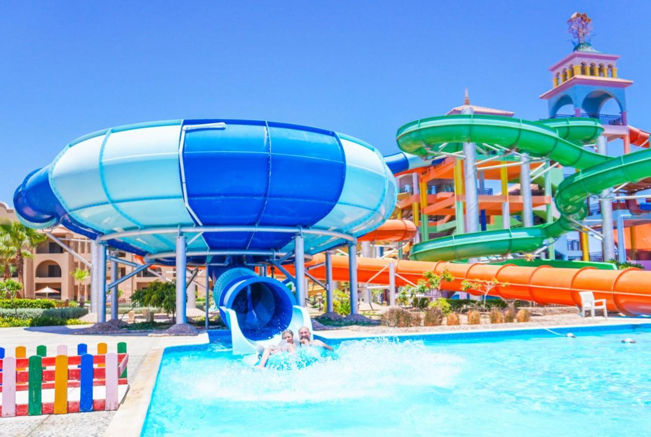Charmillion Gardens Aquapark Üdülőközpont 5*