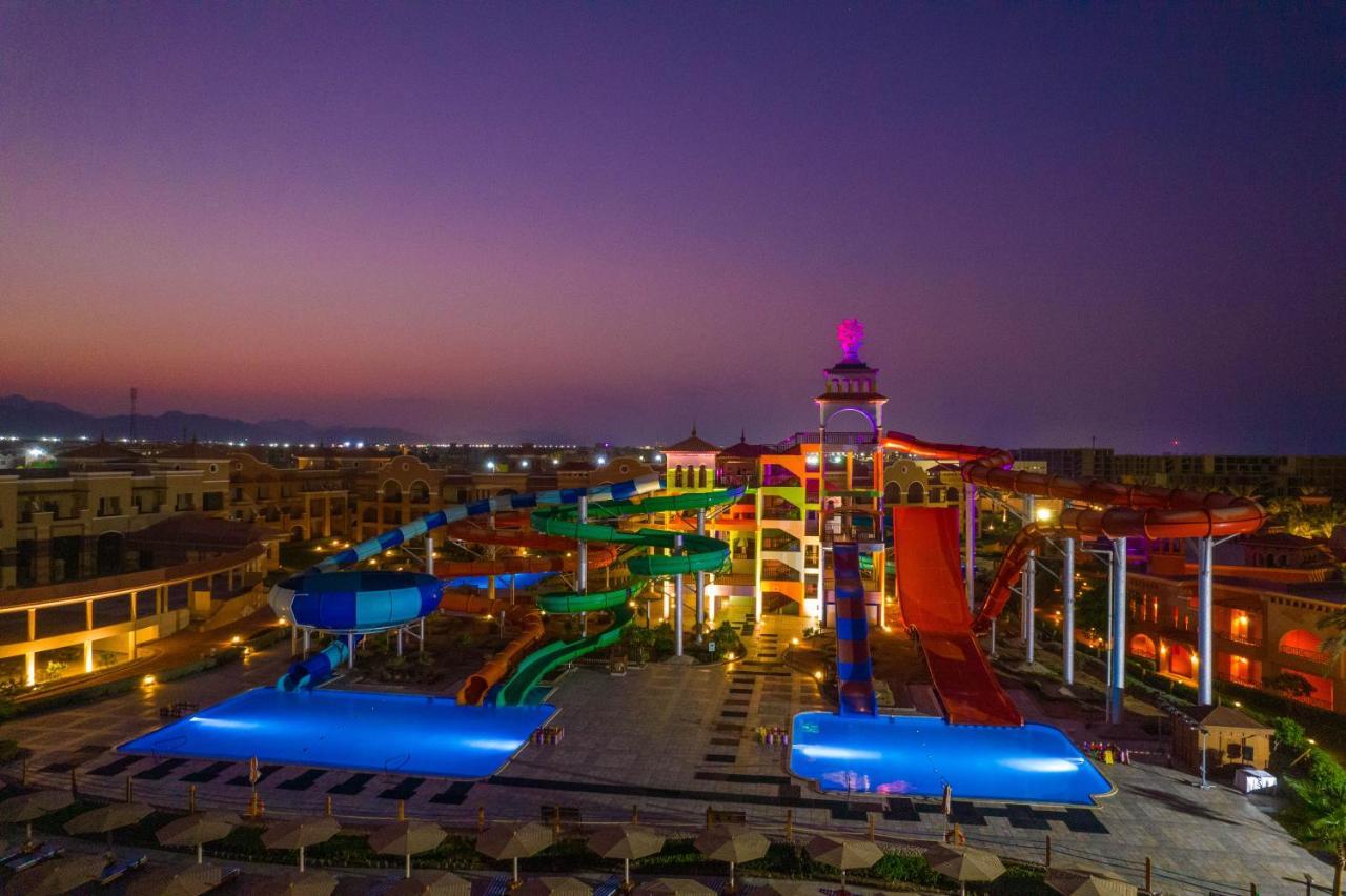 אתר נופש Charmillion Gardens Aquapark