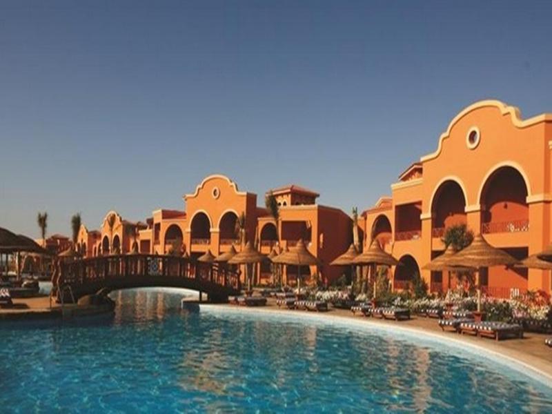Üdülőközpont Charmillion Gardens Aquapark 5*